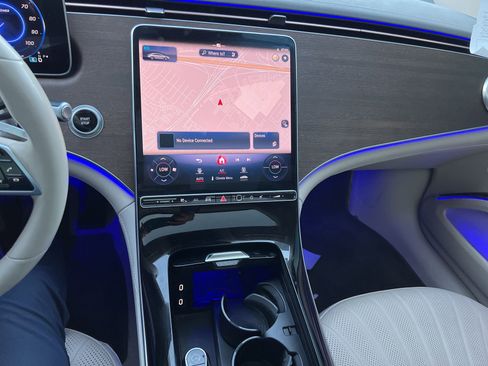 Used 2022 Mercedes-Benz EQS 450+ Sedan image 41