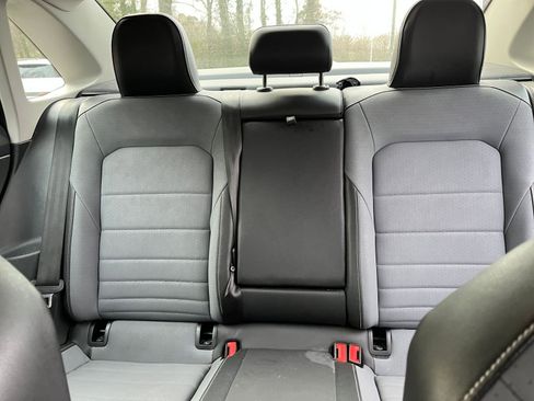 Used 2025 Volkswagen Jetta SE image 38