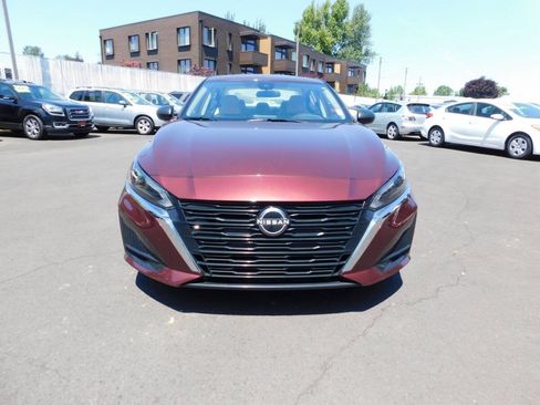 Used 2025 Nissan Altima 2.5 SV FWD image 17