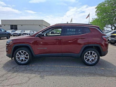 Certified 2022 Jeep Compass Latitude AWD/4WD image 4