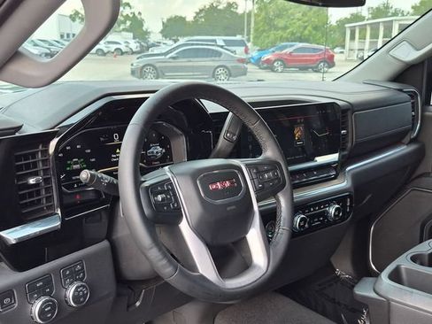 Used 2023 GMC Sierra 1500 SLT AWD/4WD image 11