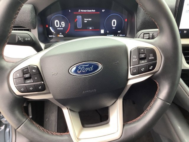 Used 2025 Ford Explorer Active AWD/4WD image 27