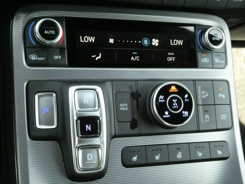 Used 2024 Hyundai Palisade Calligraphy image 22