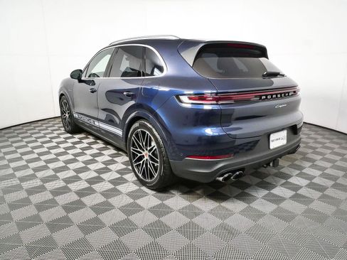 Used 2026 Porsche Cayenne E-Hybrid AWD/4WD image 3