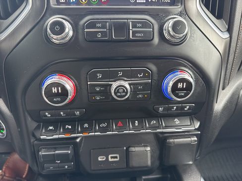 Certified 2020 GMC Sierra 1500 AT4 w/ Technology Package image 31