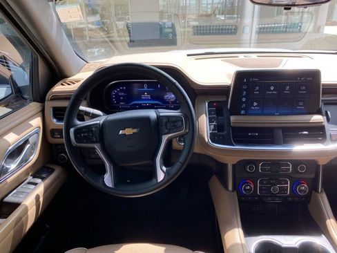 Used 2023 Chevrolet Tahoe Premier w/ Premium Package AWD/4WD image 18