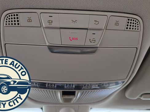 Used 2019 Mercedes-Benz C 300 4MATIC Sedan image 19