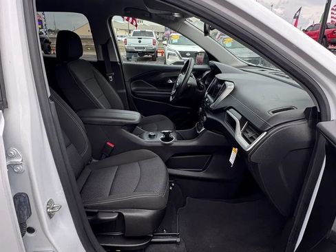 Used 2024 GMC Terrain SLE FWD image 16