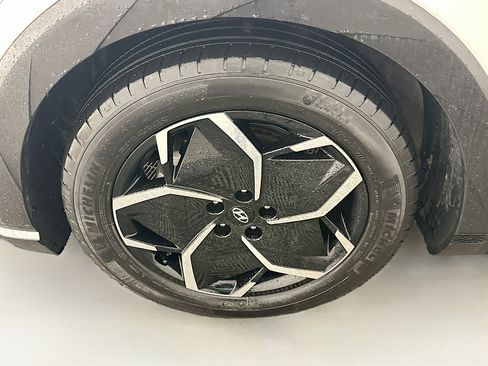 Used 2024 Hyundai Ioniq 5 SEL AWD/4WD image 11
