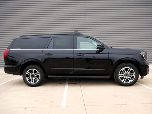 New 2026 Ford Expedition Max Active AWD/4WD image 2