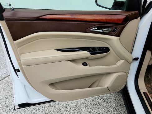 Used 2016 Cadillac SRX Luxury w/ Driver Awareness Package FWD image 11