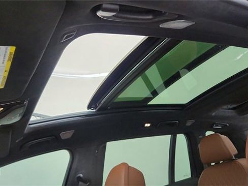 Used 2024 BMW X7 xDrive40i w/ Executive Package image 59