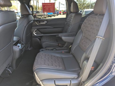 Certified 2025 Nissan Armada Platinum w/ Convenience Package image 14