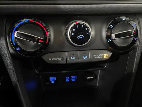 Used 2019 Hyundai Kona SEL image 37