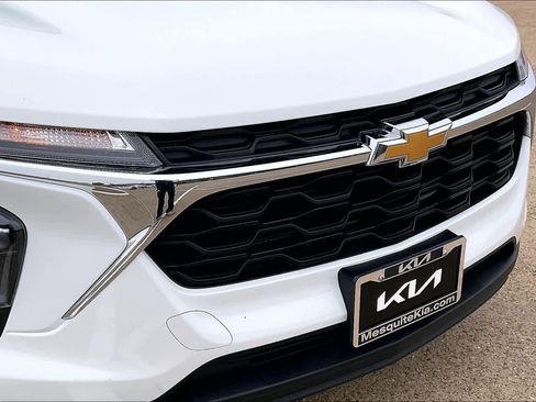 Used 2024 Chevrolet Trax LS w/ LS Convenience Package image 31