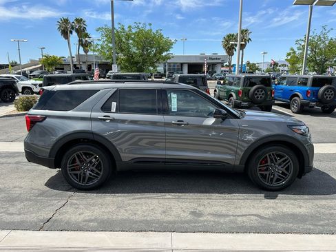 New 2026 Ford Explorer ST-Line w/ ST-Line Street Pack RWD image 9