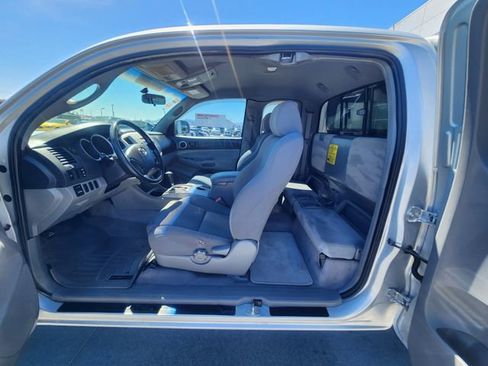 Used 2006 Toyota Tacoma PreRunner image 12