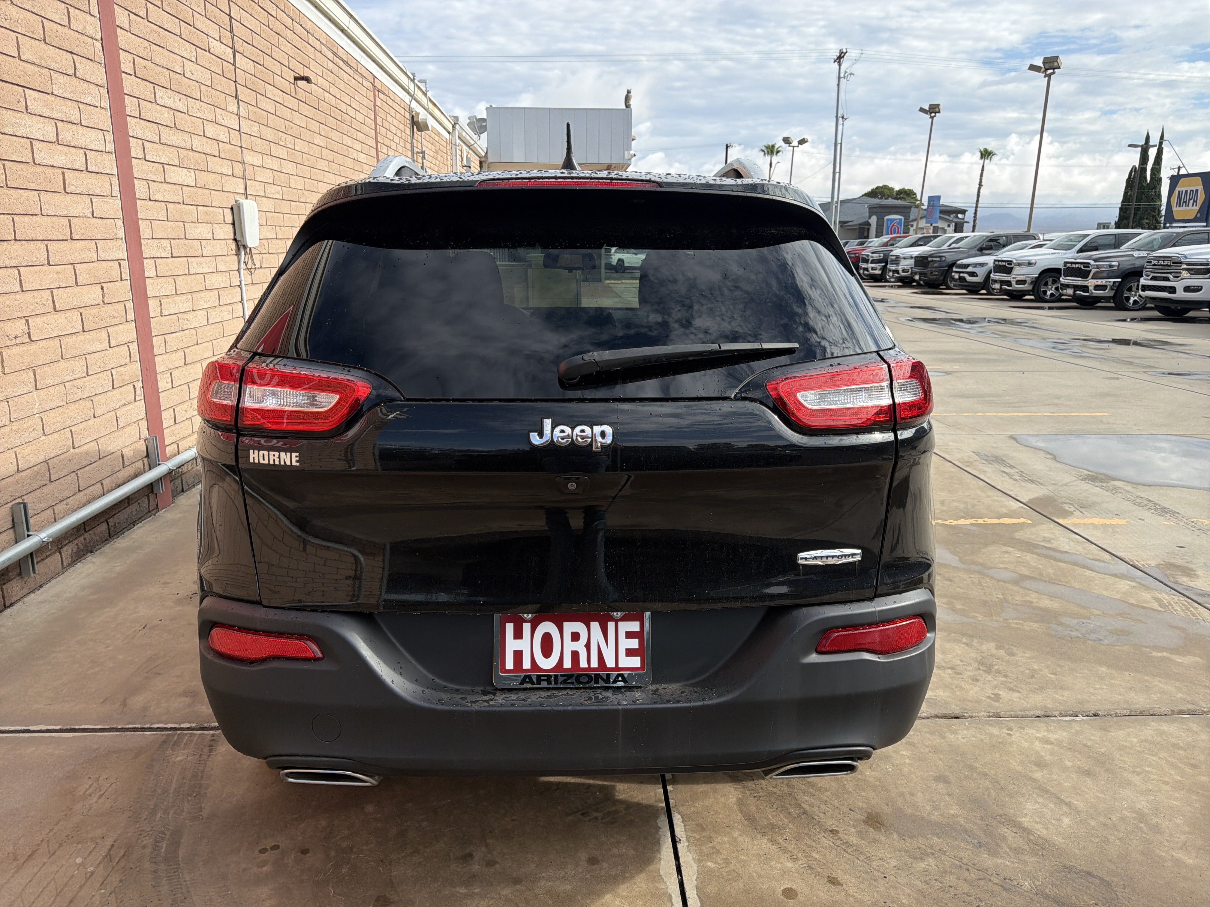 Used 2016 Jeep Cherokee Latitude FWD image 6