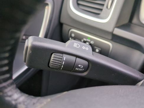 Used 2017 Volvo S60 T5 Dynamic image 28