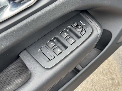 Used 2024 Volvo XC60 B5 Core w/ Protection Package Premier image 15