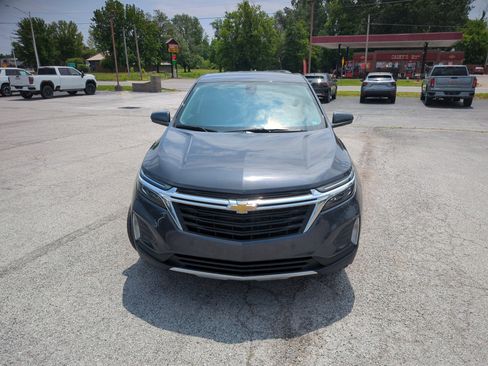 Used 2022 Chevrolet Equinox LT image 2