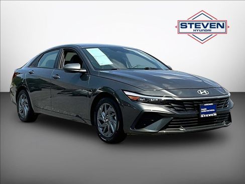 Certified 2024 Hyundai Elantra SEL FWD image 1