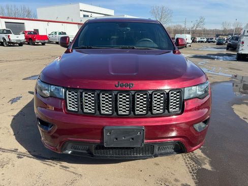 Used 2017 Jeep Grand Cherokee Altitude image 8