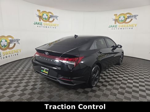 Used 2023 Hyundai Elantra SEL image 10