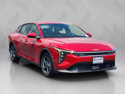 New 2025 Kia K4 LXS image 2