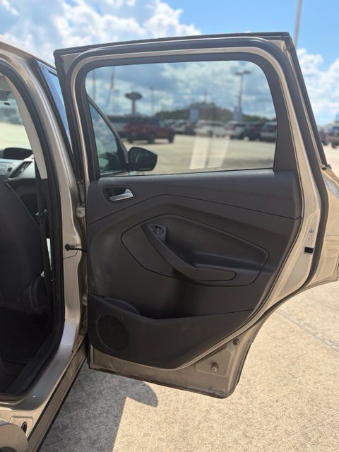 Used 2017 Ford Escape SE w/ SE Cold Weather Package AWD/4WD image 15
