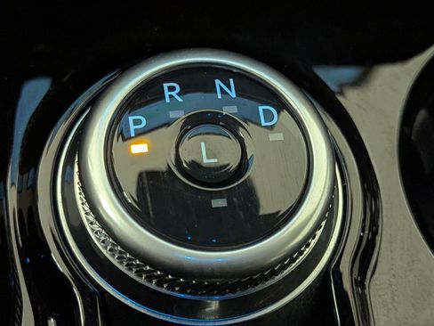 Used 2025 Ford Explorer Platinum image 17