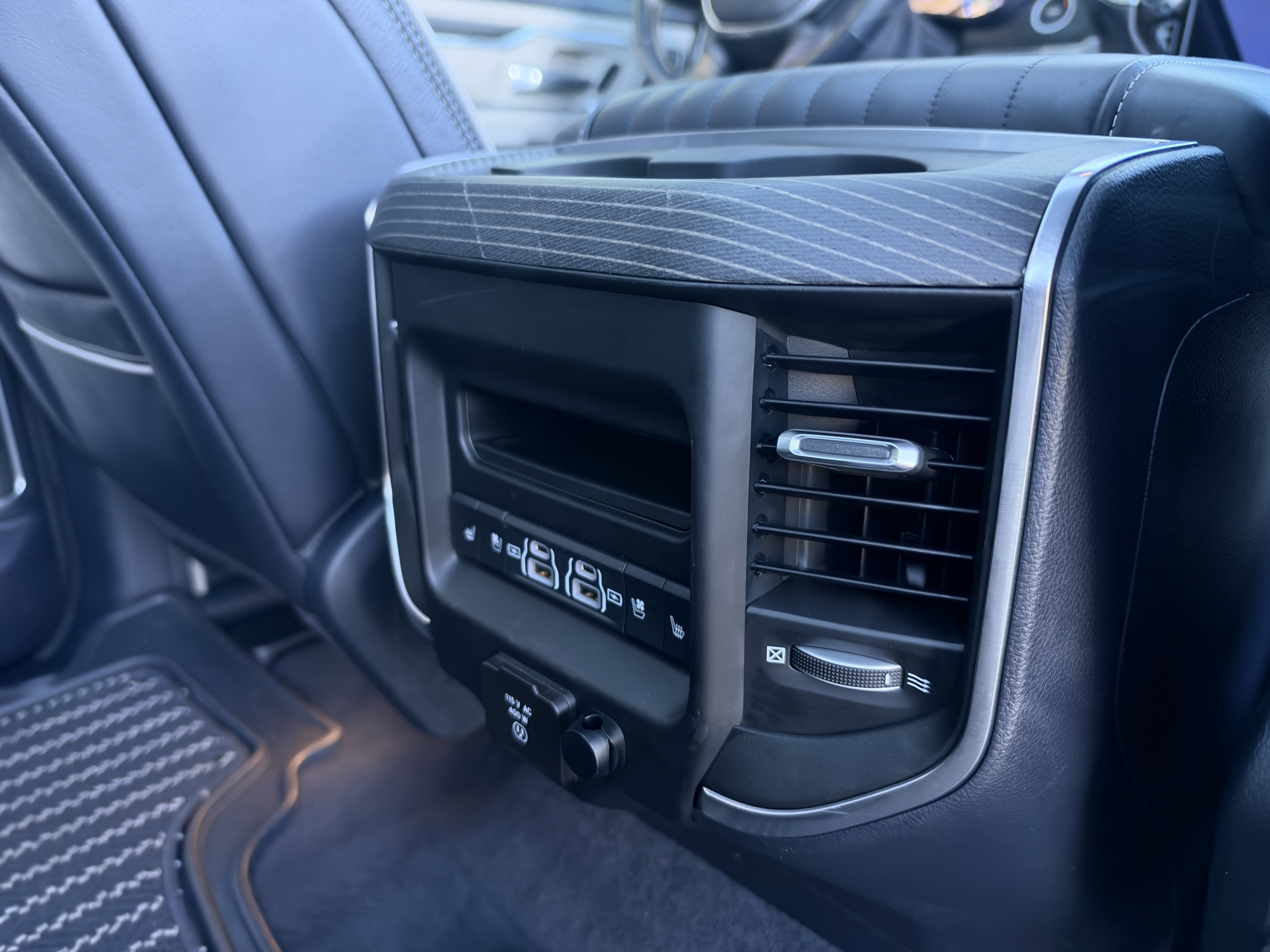Used 2022 RAM 1500 Limited AWD/4WD image 29