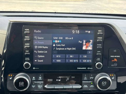 Used 2022 Toyota Highlander XLE image 21