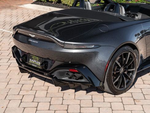 Used 2021 Aston Martin V8 Vantage Roadster image 3