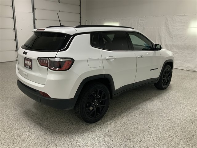 Used 2025 Jeep Compass Latitude w/ Altitude Special Edition AWD/4WD image 4