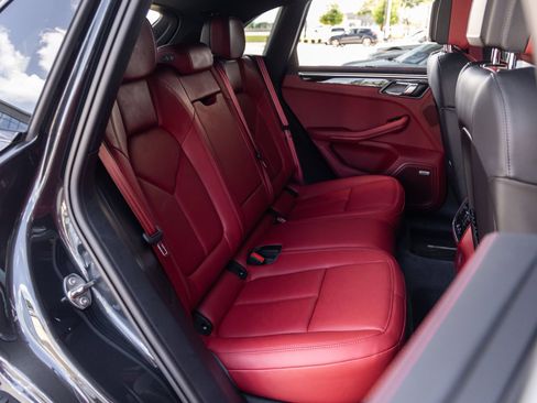 Used 2024 Porsche Macan S AWD/4WD image 41