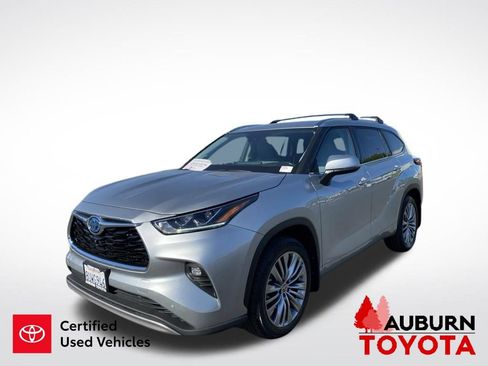 Used 2021 Toyota Highlander Platinum AWD/4WD image 4