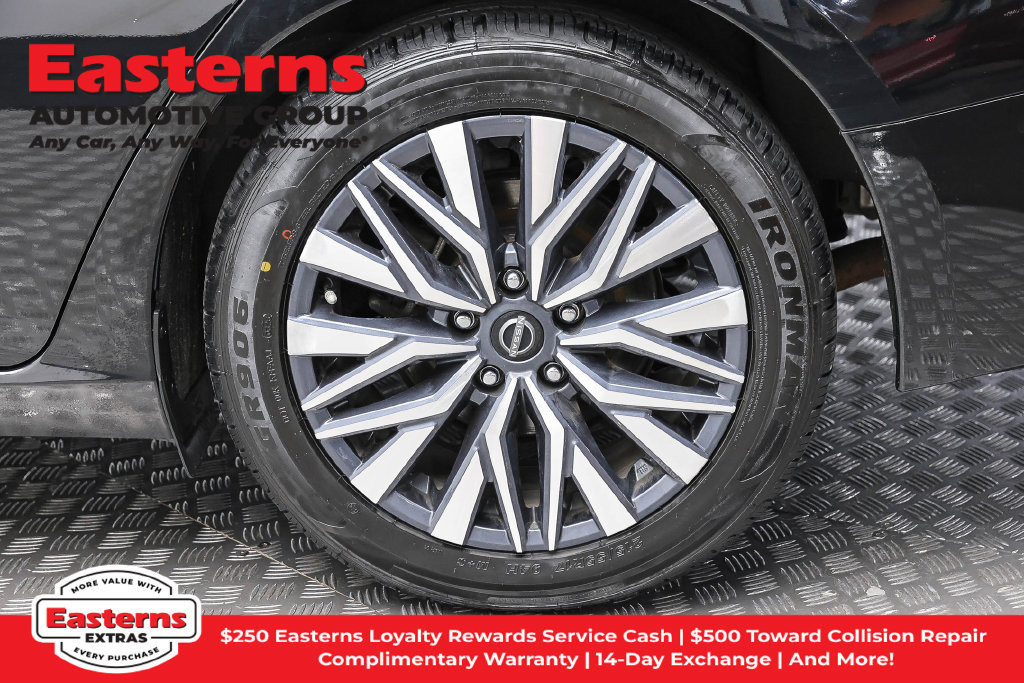 Used 2024 Nissan Altima 2.5 SV FWD image 9