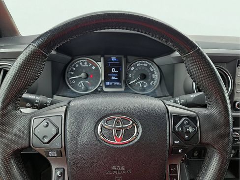 Used 2021 Toyota Tacoma TRD Off-Road w/ Technology Package AWD/4WD image 24