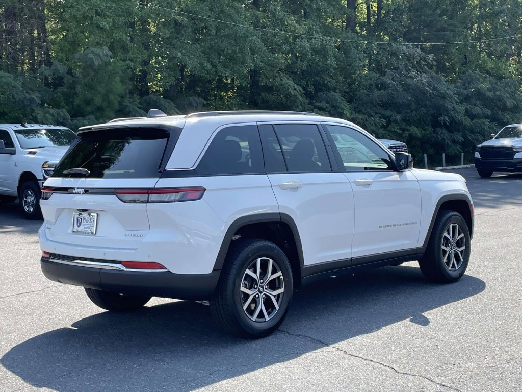 New 2027 Jeep Grand Cherokee Laredo AWD/4WD image 9