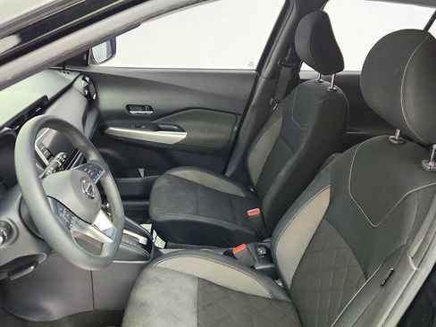 Used 2019 Nissan Kicks SV FWD image 19