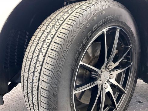 Used 2023 Land Rover Range Rover Velar S image 33