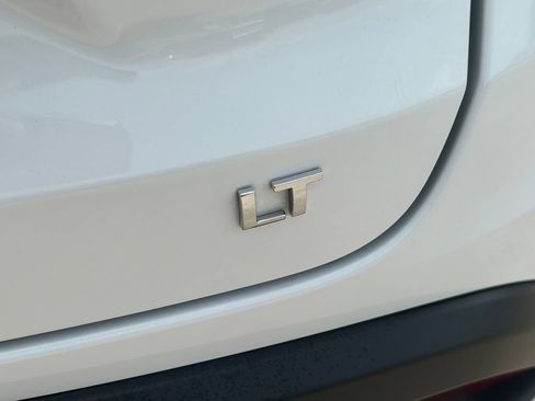 Used 2025 Chevrolet Trax LT FWD image 13