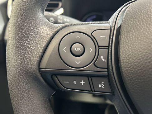 Used 2025 Toyota RAV4 XLE image 21