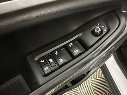 Used 2023 Jeep Grand Cherokee 4WD 4xe image 10