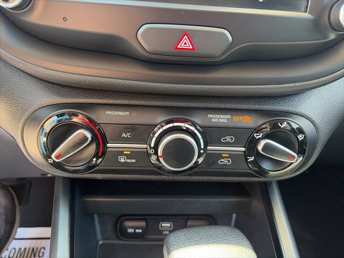 Used 2024 Kia Soul LX w/ Option Group 015 FWD image 24