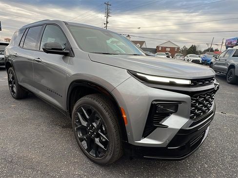 New 2026 Chevrolet Traverse RS image 3