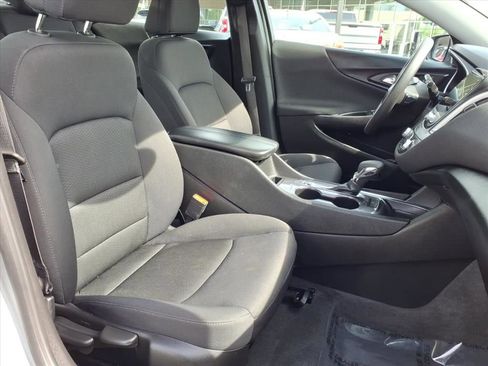 Used 2023 Chevrolet Malibu LT image 28