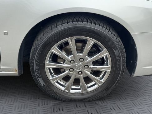 Used 2009 Buick Lucerne CXL image 29