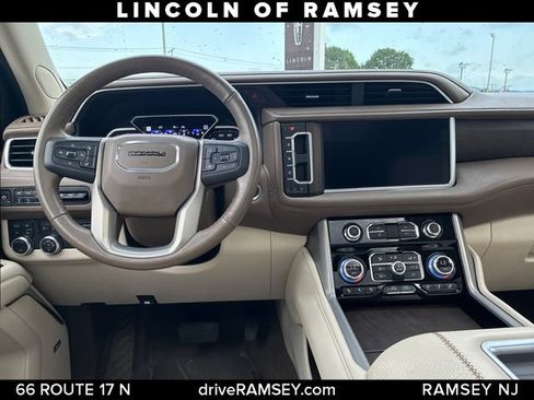 Used 2021 GMC Yukon Denali w/ Denali Ultimate Package AWD/4WD image 22